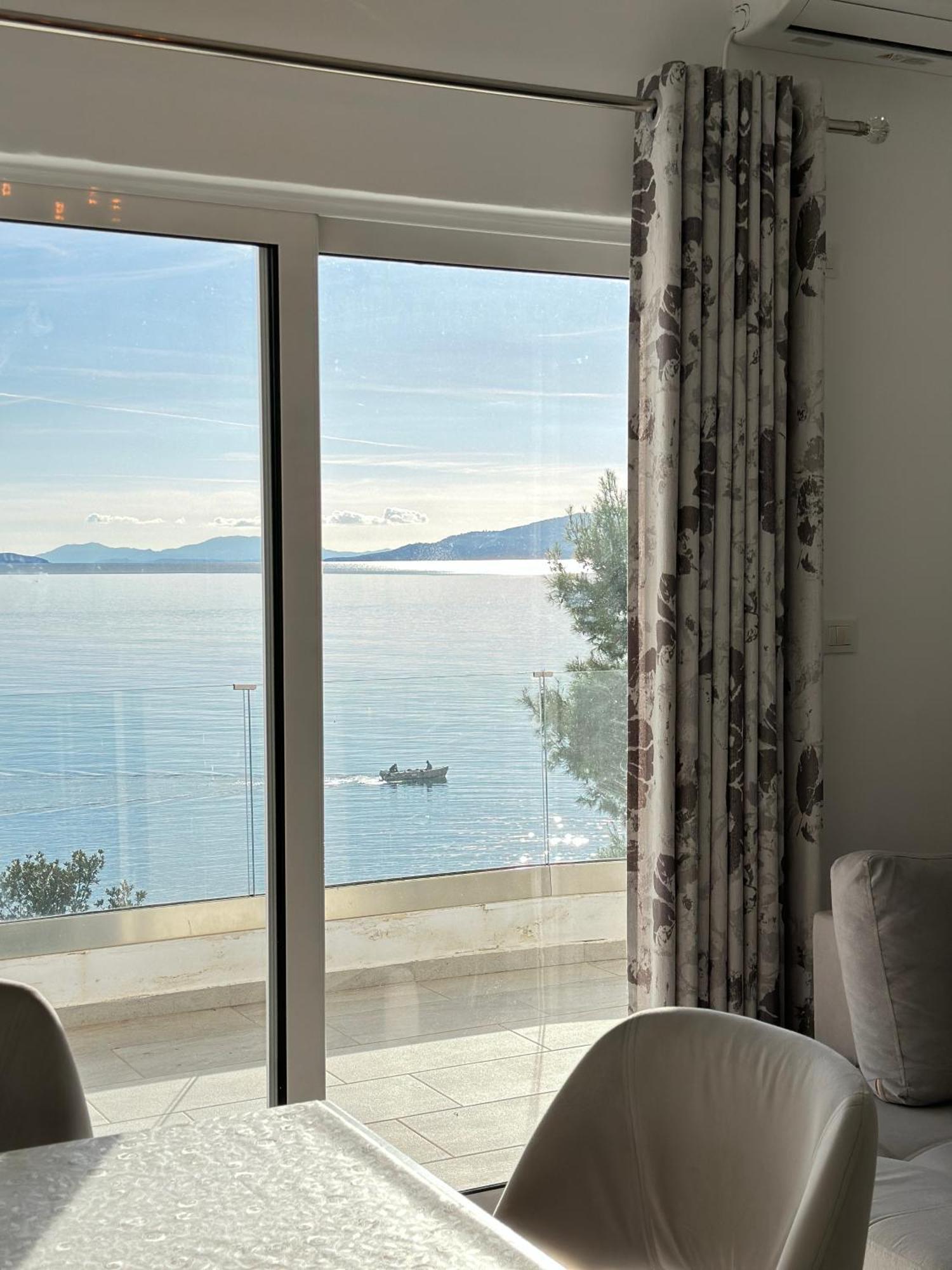 The Hill Sea View Apartment Sarandë 외부 사진