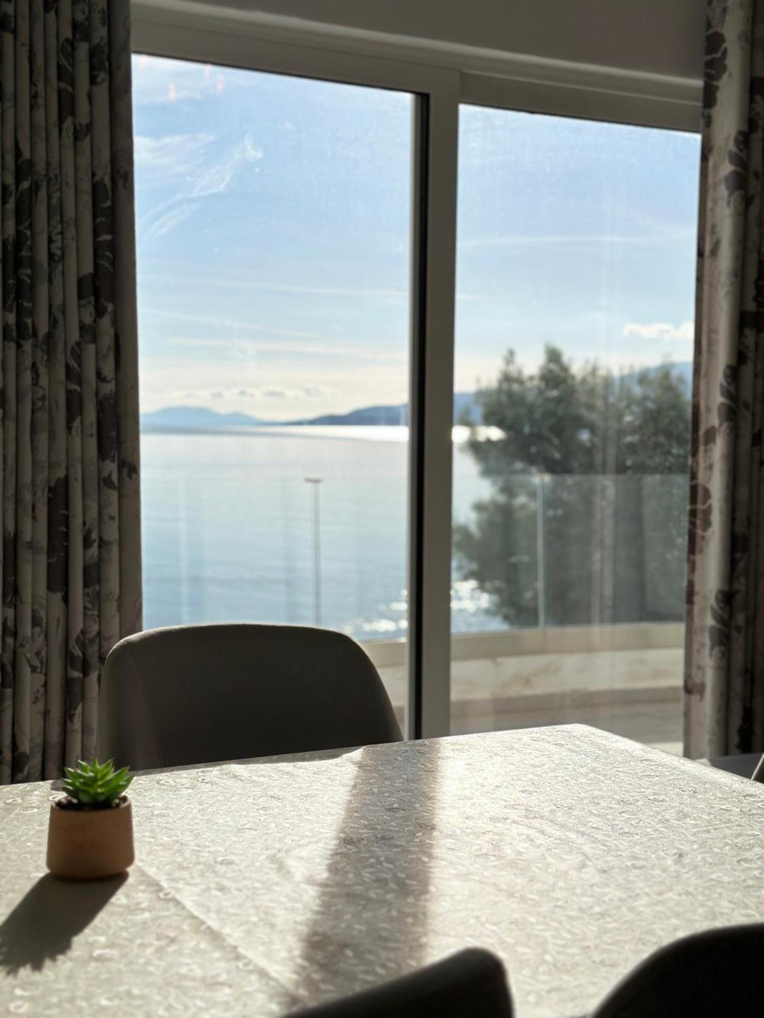 The Hill Sea View Apartment Sarandë 외부 사진
